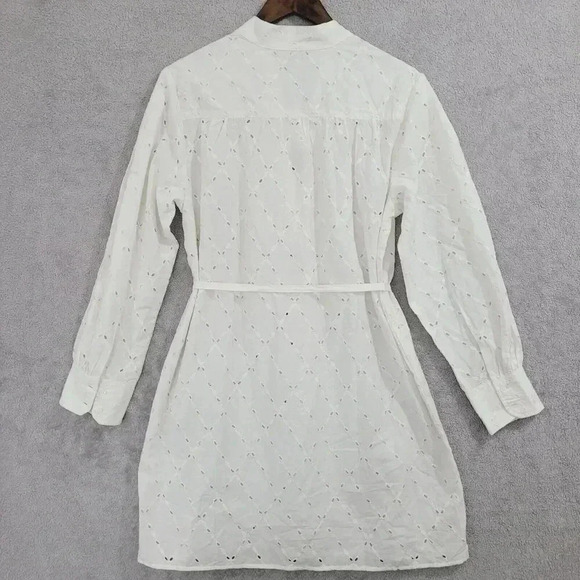 NWT. Banana Republic Women's Eyelet Tunic Dress M V-Neck Belted 26CT - Picture 2 of 10